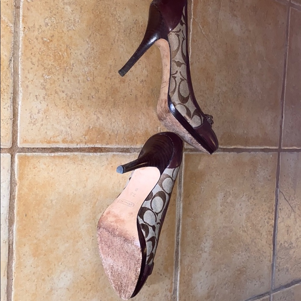 Shoes - Picture 4 of 7
